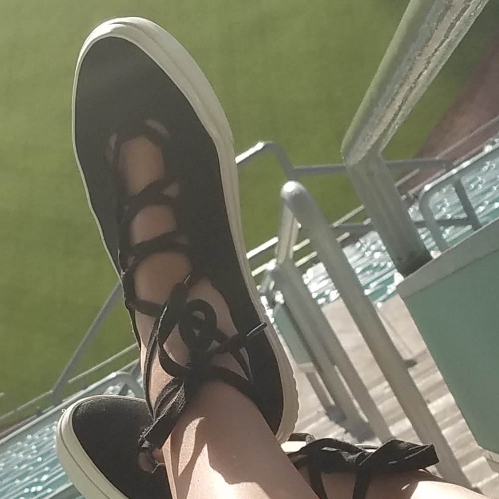 Steve Madden Tie up Sneakers Size 7.5